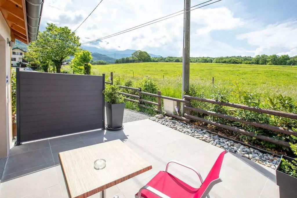 Domaine des Ecuries - Appartements meublés à Talloires Esterno foto