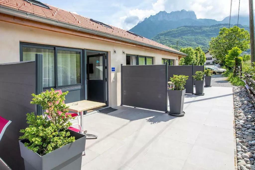 Domaine des Ecuries - Appartements meublés à Talloires Esterno foto