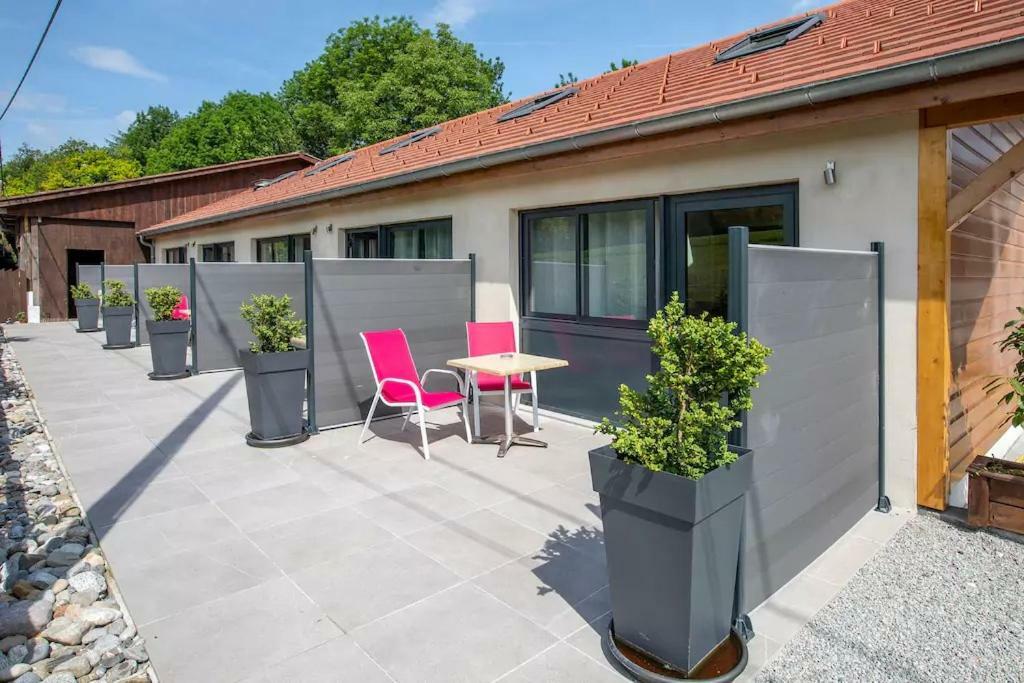 Domaine des Ecuries - Appartements meublés à Talloires Esterno foto